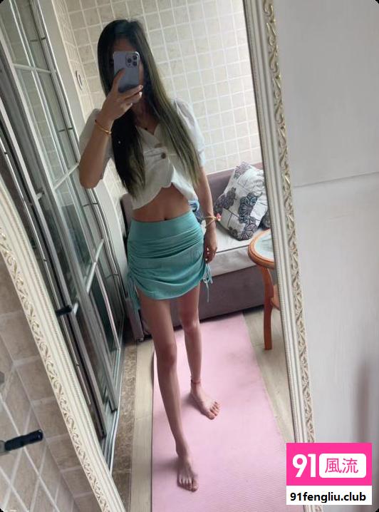 瑜伽小少妇